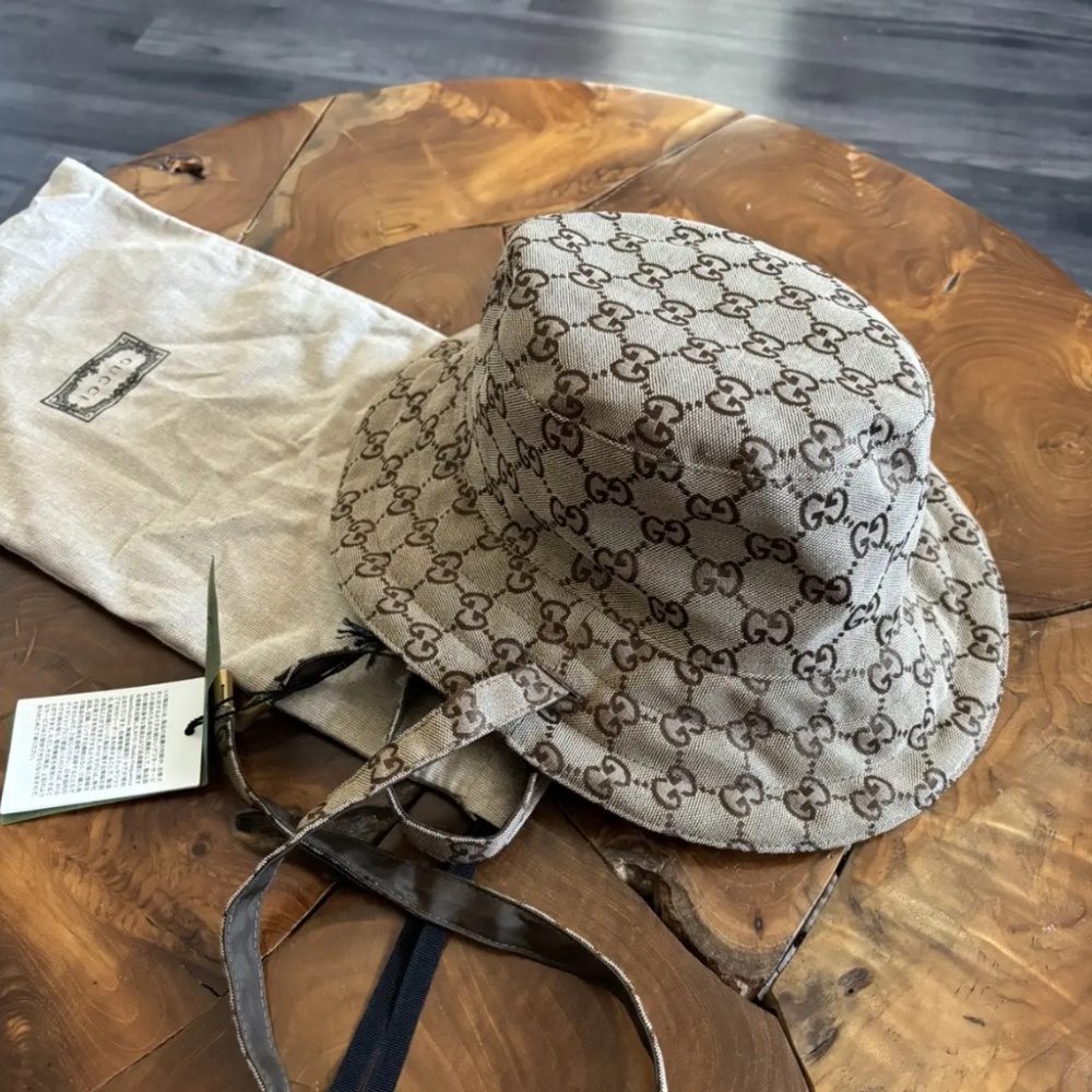 New Gucci Reversible Hat in GG Canvas Nylon